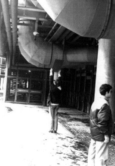 Hors-Champs, Hors limites&nbsp;: performance ©&nbsp;Renaud Auguste-Dormeuil (Paris, Centre Georges Pompidou, 14 décembre 1994)